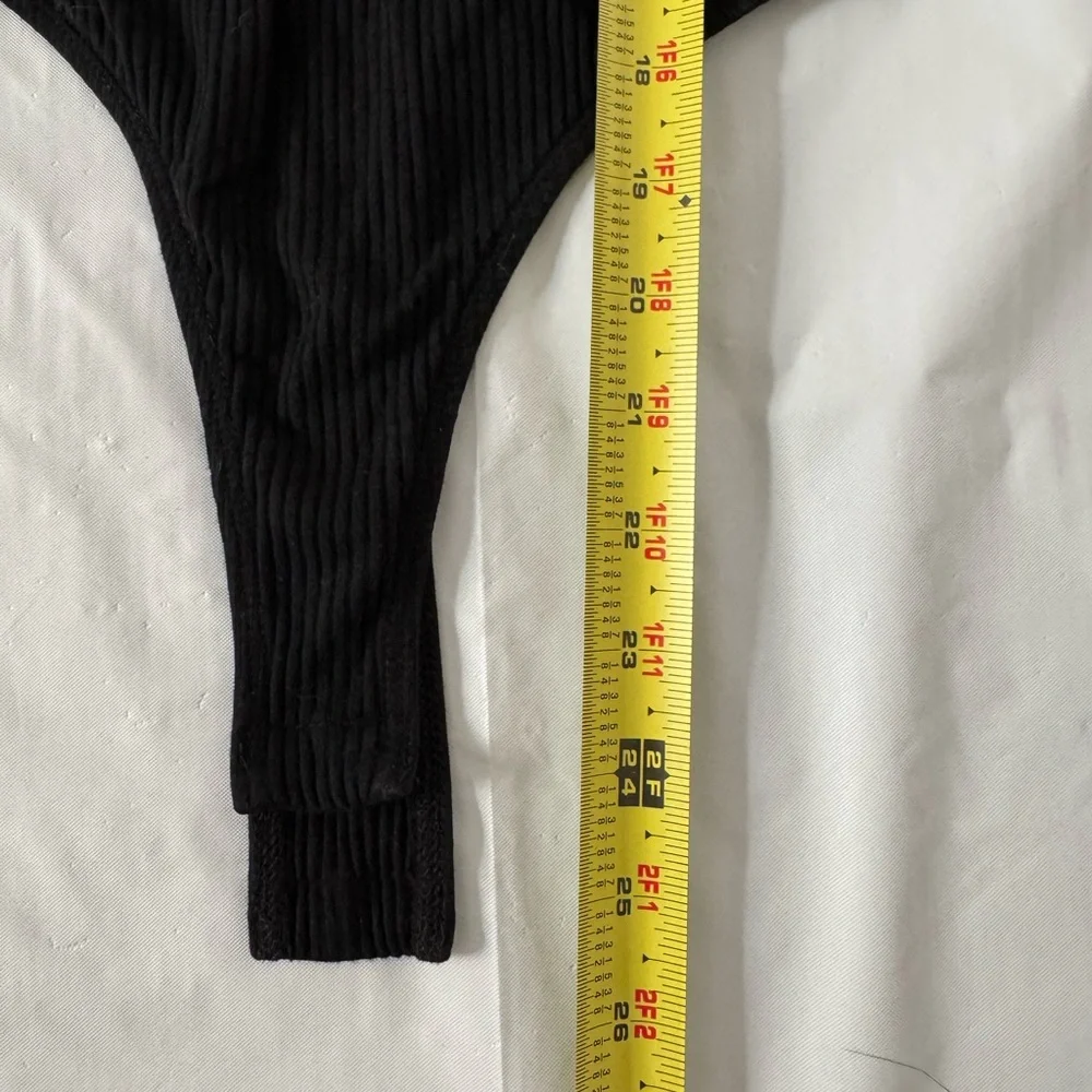 Black Bodysuit with Puff Sleeves - Picture 10 of 16